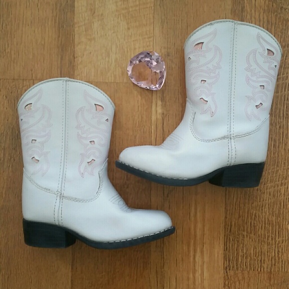 pink and white cowgirl boots